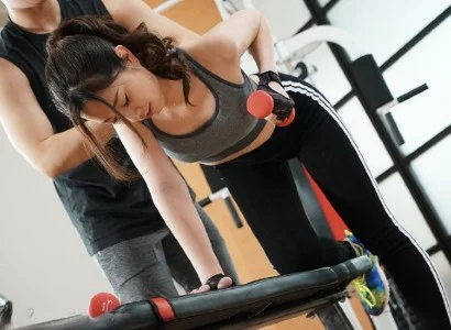 Hai người này quan hệ đầy đam mê